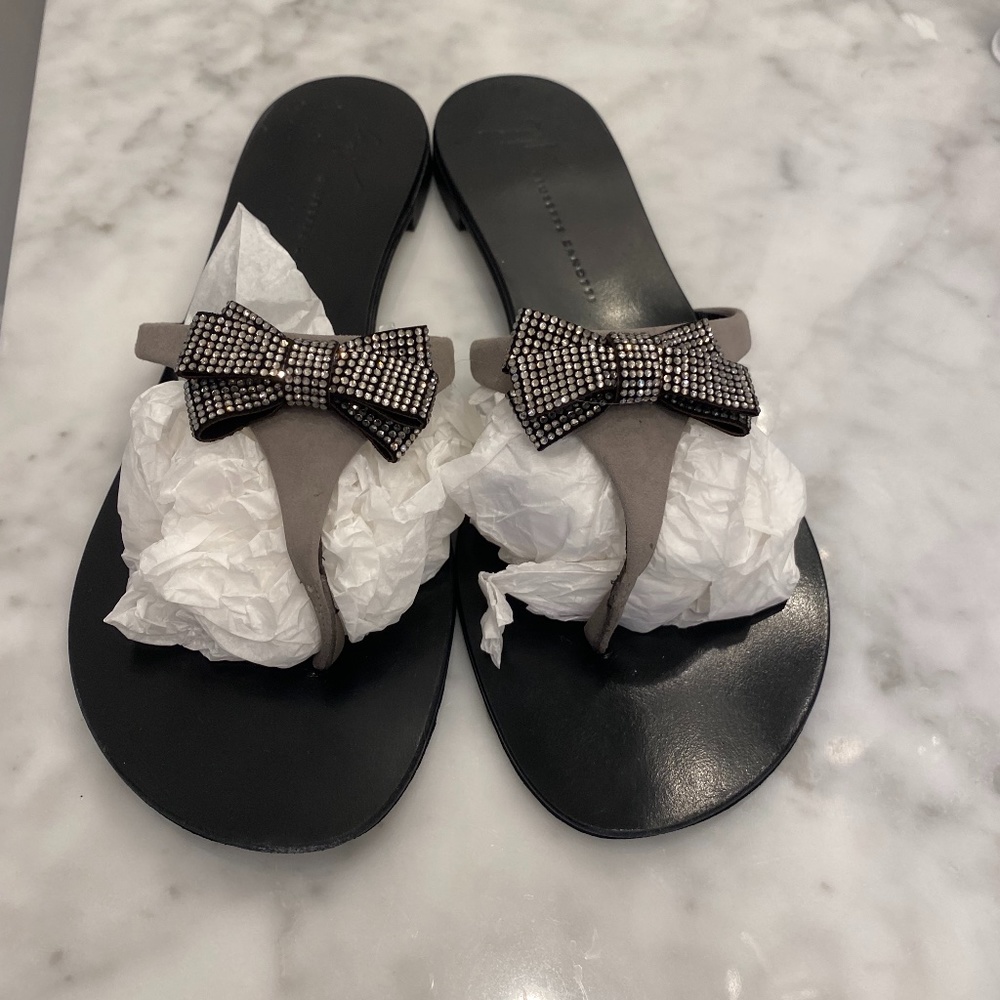 Giuseppe Zanotti leather flip flops